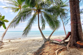 BEACH BUNGALOW - OUTDOOR net on the beach - Working Desk